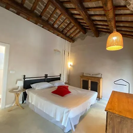 Incastrum - La Soffitta In Centro Appartement