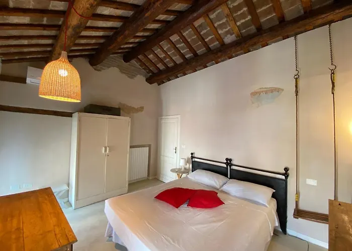 Apartament Incastrum - La Soffitta In Centro