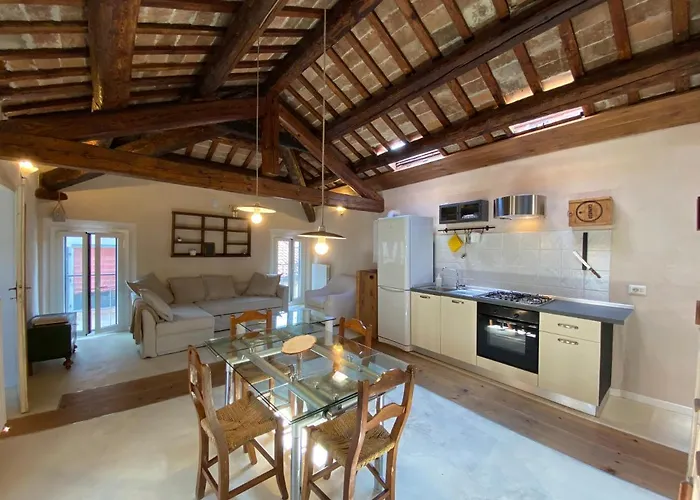 Incastrum - La Soffitta In Centro *