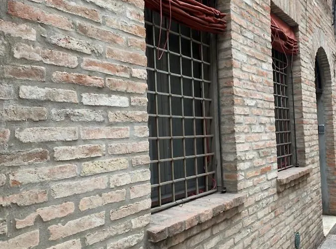 Apartment Incastrum - La Soffitta In Centro Ferrara