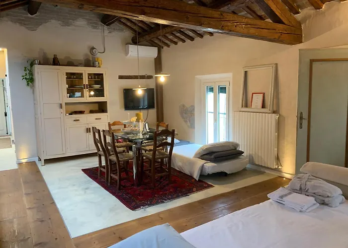 Incastrum - La Soffitta In Centro Apartament